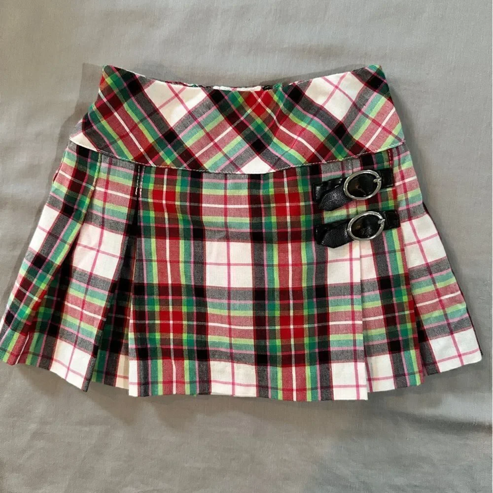 Heartstrings little girls plaid skort. Size 2T.